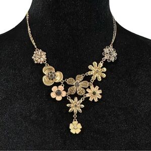 Liz Claiborne Bib Necklace Gold Tone Flowers Statement Adjustable Length